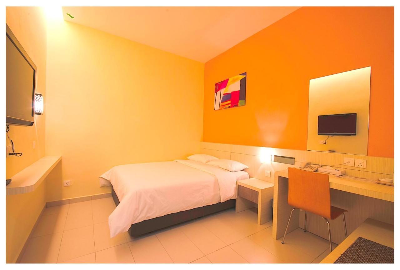Prime City Express Hotel Клуанг Экстерьер фото